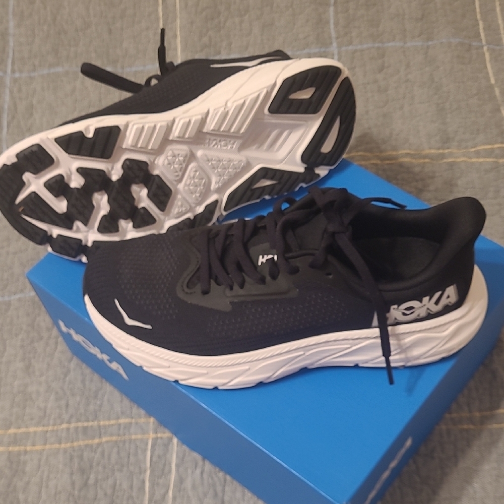 Hoka Arahi 7